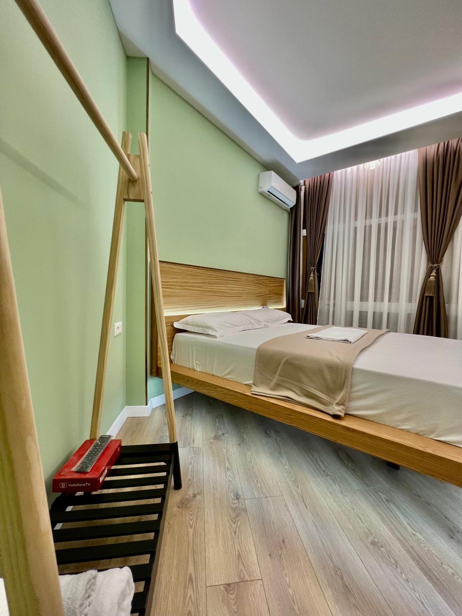 Spiranca Luxury Suites Тирана Номер фото