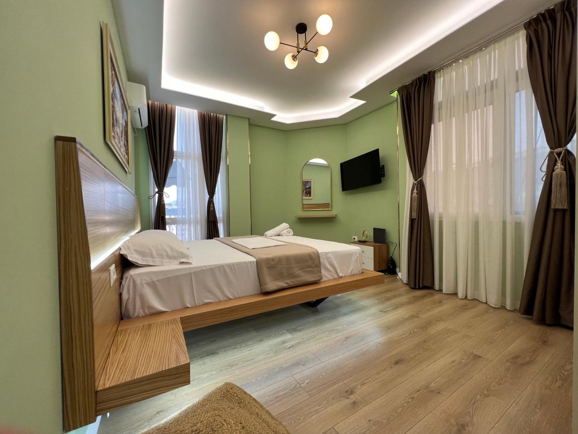 Spiranca Luxury Suites Тирана Екстер'єр фото